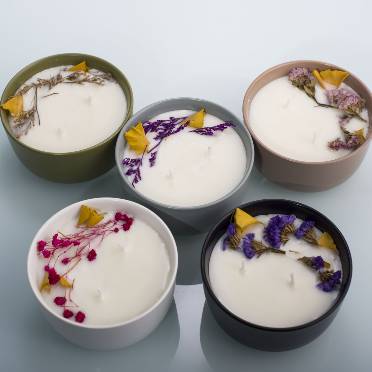Scented Candles：Creed Aventus , China Factory, Wholesale Price , Yellow Flower Bud ,Green Ceramic Pots , Perfume Candles-HOWCANDLE-Candles,Scented Candles,Aromatherapy Candles,Soy Candles,Vegan Candles,Jar Candles,Pillar Candles,Candle Gift Sets,Essential Oils,Reed Diffuser,Candle Holder,