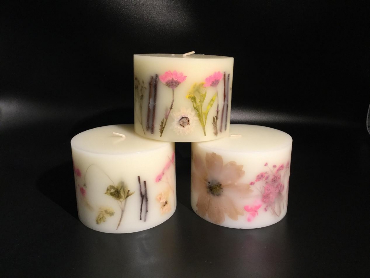 Dried Flowers Candles：Natural Soy Wax, Plum Blossom, Yellow Rose, Forsythia, Milan, Scented Pillar Candles,Strong Fragranced ,China Factory ,Best Price-HOWCANDLE-Candles,Scented Candles,Aromatherapy Candles,Soy Candles,Vegan Candles,Jar Candles,Pillar Candles,Candle Gift Sets,Essential Oils,Reed Diffuser,Candle Holder,
