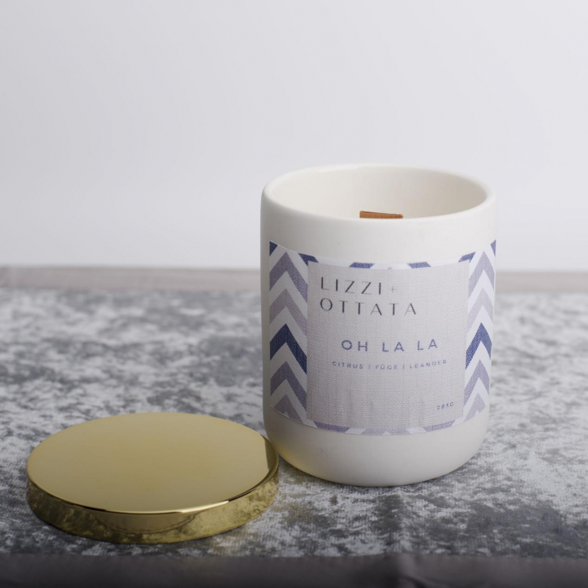Scented Candles：Creed Aventus ,Soy Candles ,China Factory ,Wholesale Price ,White Ceramic Jar ,China Factory ,Price-HOWCANDLE-Candles,Scented Candles,Aromatherapy Candles,Soy Candles,Vegan Candles,Jar Candles,Pillar Candles,Candle Gift Sets,Essential Oils,Reed Diffuser,Candle Holder,