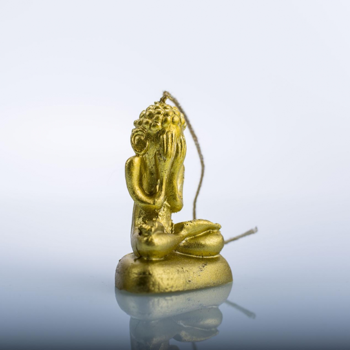 Shaped Candles：Gold Color ,Phra Pidta ,Blindfolded Buddha ,Finely Engraved ,Sculpture Beeswax ,China Factory ,Wholesale Price-HOWCANDLE-Candles,Scented Candles,Aromatherapy Candles,Soy Candles,Vegan Candles,Jar Candles,Pillar Candles,Candle Gift Sets,Essential Oils,Reed Diffuser,Candle Holder,