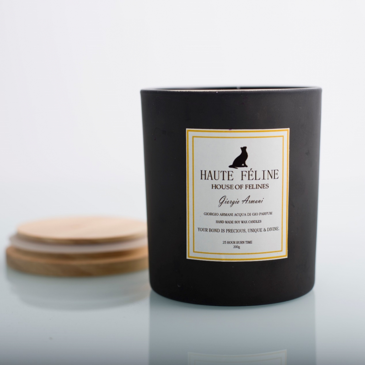 Vegan Candles -Creed Aventus ,Gold Foil Label ,Matte Black Candle Jar ,Wooden Wick ,Scented Candles ,China Factory ,Price-HOWCANDLE-Candles,Scented Candles,Aromatherapy Candles,Soy Candles,Vegan Candles,Jar Candles,Pillar Candles,Candle Gift Sets,Essential Oils,Reed Diffuser,Candle Holder,