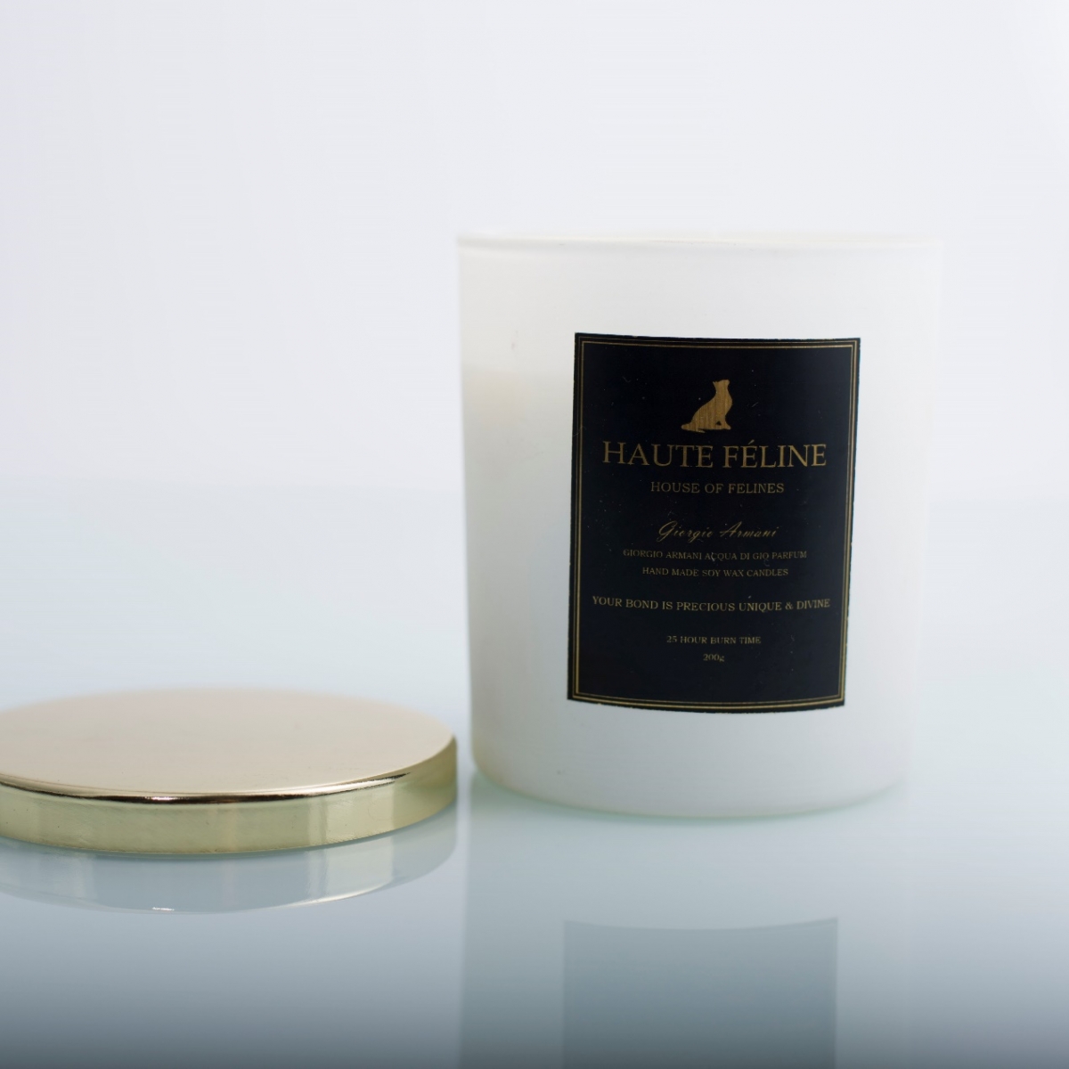 Scented Candles -Creed Aventus ,Perfume Candles ,Gold Foil Label ,White Glass Jar ,Wooden Wick ,China Factory ,Price-HOWCANDLE-Candles,Scented Candles,Aromatherapy Candles,Soy Candles,Vegan Candles,Jar Candles,Pillar Candles,Candle Gift Sets,Essential Oils,Reed Diffuser,Candle Holder,