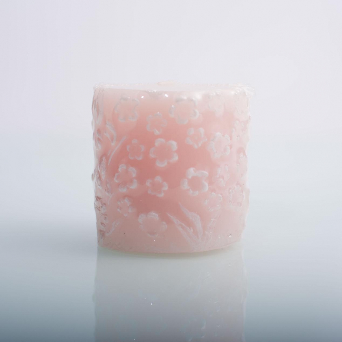 Small Pillar Candles：Plum Flower Carved ,Soild Colorful Pillar Candle ,Heat Shrink Wrap Package, China Factory ,Best Price-HOWCANDLE-Candles,Scented Candles,Aromatherapy Candles,Soy Candles,Vegan Candles,Jar Candles,Pillar Candles,Candle Gift Sets,Essential Oils,Reed Diffuser,Candle Holder,