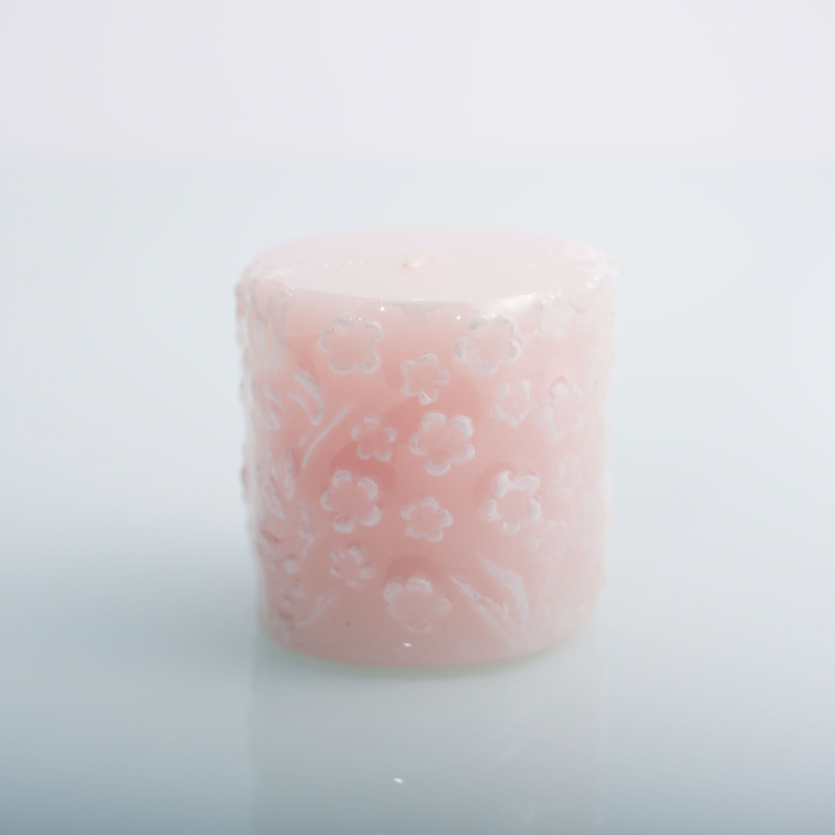 Small Pillar Candles：Plum Flower Carved ,Soild Colorful Pillar Candle ,Heat Shrink Wrap Package, China Factory ,Best Price-HOWCANDLE-Candles,Scented Candles,Aromatherapy Candles,Soy Candles,Vegan Candles,Jar Candles,Pillar Candles,Candle Gift Sets,Essential Oils,Reed Diffuser,Candle Holder,