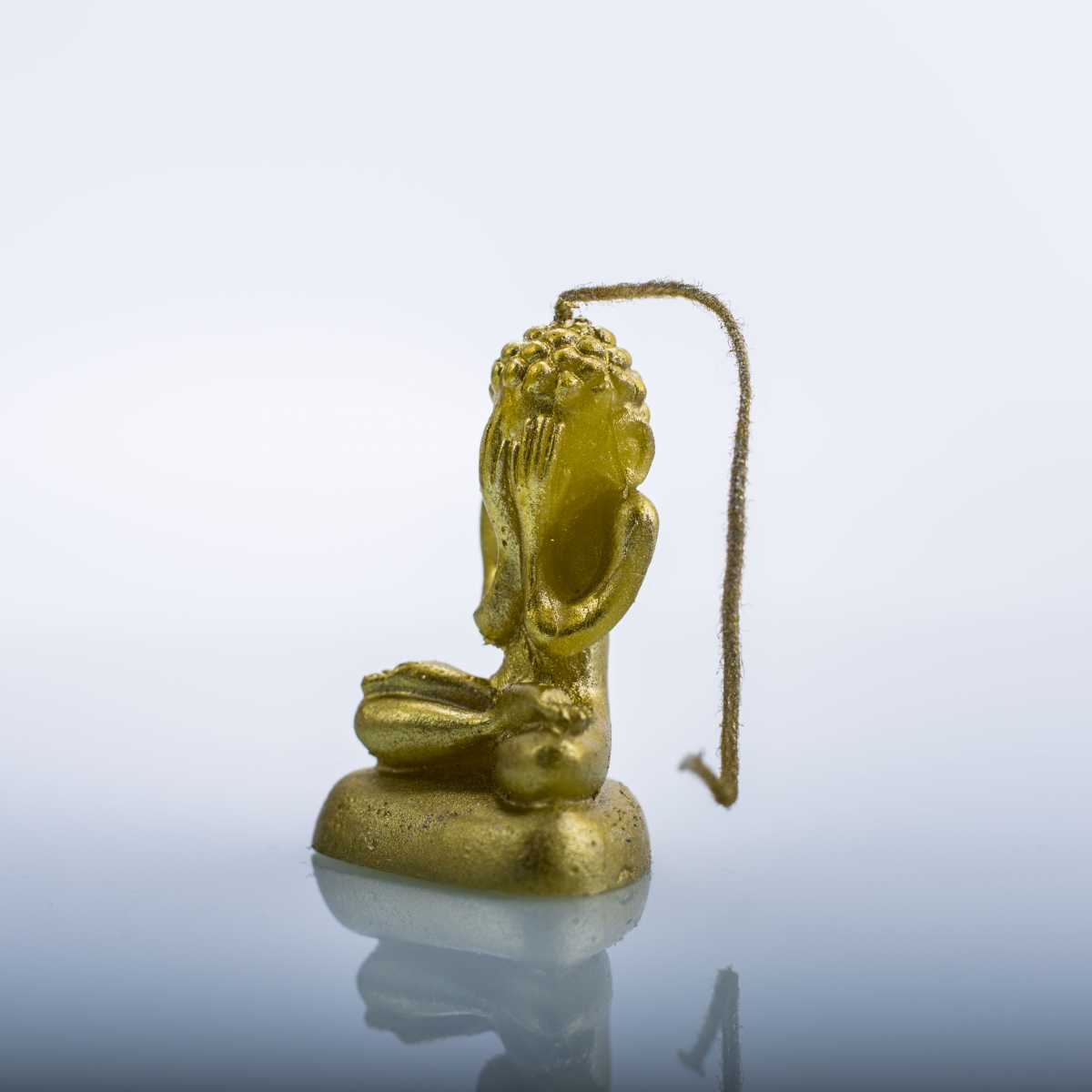 Shaped Candles：Gold Color ,Phra Pidta ,Blindfolded Buddha ,Finely Engraved ,Sculpture Beeswax ,China Factory ,Wholesale Price-HOWCANDLE-Candles,Scented Candles,Aromatherapy Candles,Soy Candles,Vegan Candles,Jar Candles,Pillar Candles,Candle Gift Sets,Essential Oils,Reed Diffuser,Candle Holder,