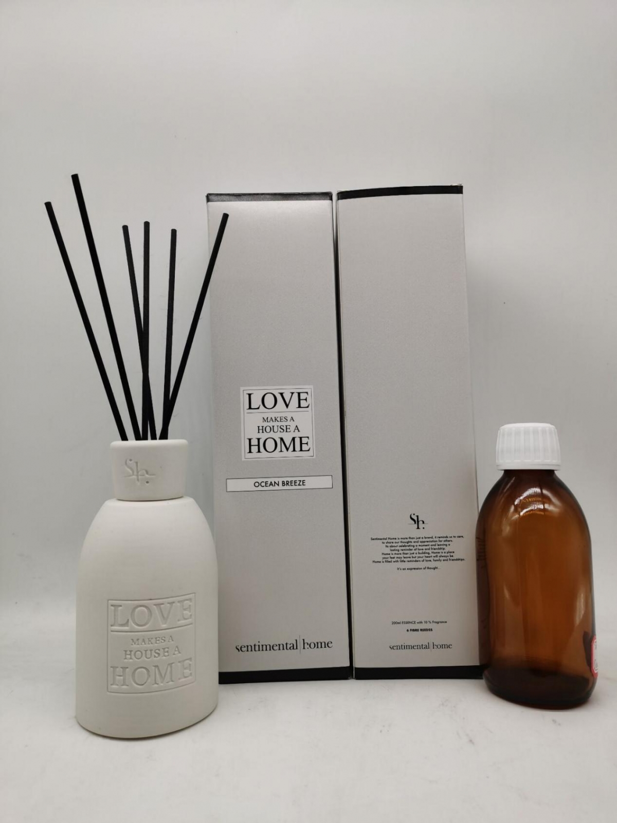 Supply Big Intaglio Ceramic Reed Diffuser Gift Set From China Factory-HOWCANDLE-Scented Candles,Soy Candles,Beeswax Candles,Tea light Candles,Citronella Candles,Tin Candles,Jar Candles,Taper Candles,Pillar Candles,Jo Malone Candles,Gift Set Candles,Wooden Wicks Candles,Tom Ford Candles,Man Candles,Essential Oils,Perfume Oils,Fragrance Oils,Reed Diffuser,Oil Diffusers,Candle Holder,Wax Warmer,