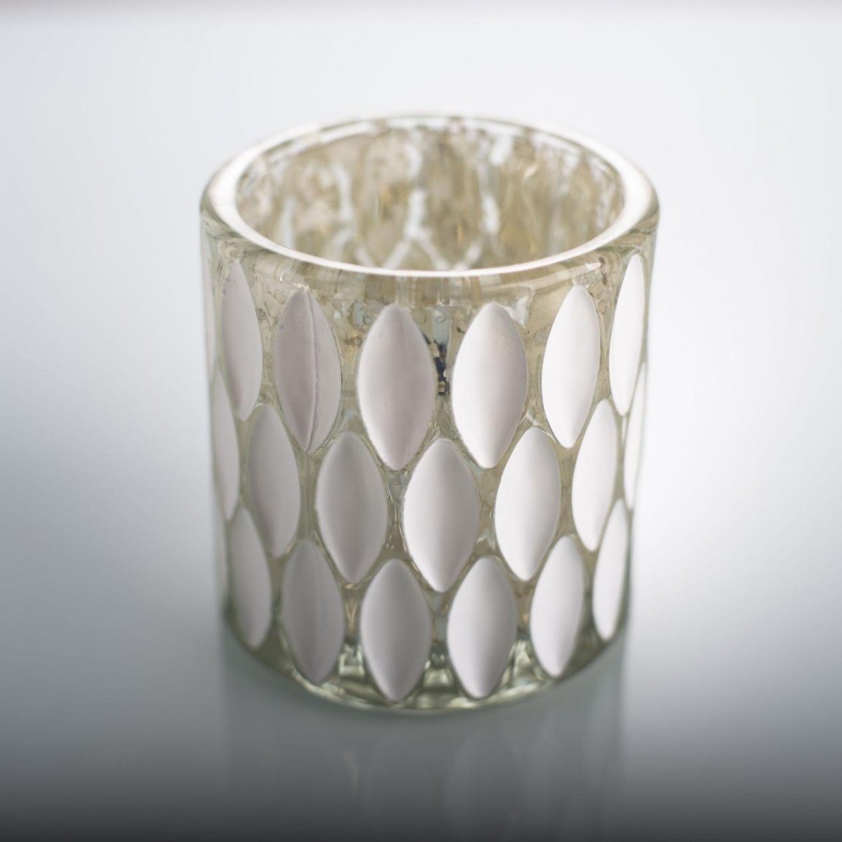 Glass Candle Holder :Dot Gold Electroplate ,Polish White ,Geometric Leaf Embossing ,Christmas Home Decoration ,China Factory ,Wholesale Price-HOWCANDLE-Candles,Scented Candles,Aromatherapy Candles,Soy Candles,Vegan Candles,Jar Candles,Pillar Candles,Candle Gift Sets,Essential Oils,Reed Diffuser,Candle Holder,