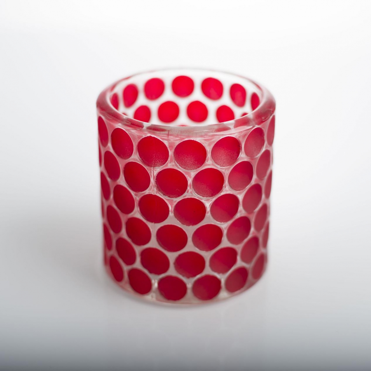 Candle Holder : Polish Glass ,Red Dot , Dot Embossing ,Chirstmas Home Decoration ,China Factory Price-HOWCANDLE-Candles,Scented Candles,Aromatherapy Candles,Soy Candles,Vegan Candles,Jar Candles,Pillar Candles,Candle Gift Sets,Essential Oils,Reed Diffuser,Candle Holder,