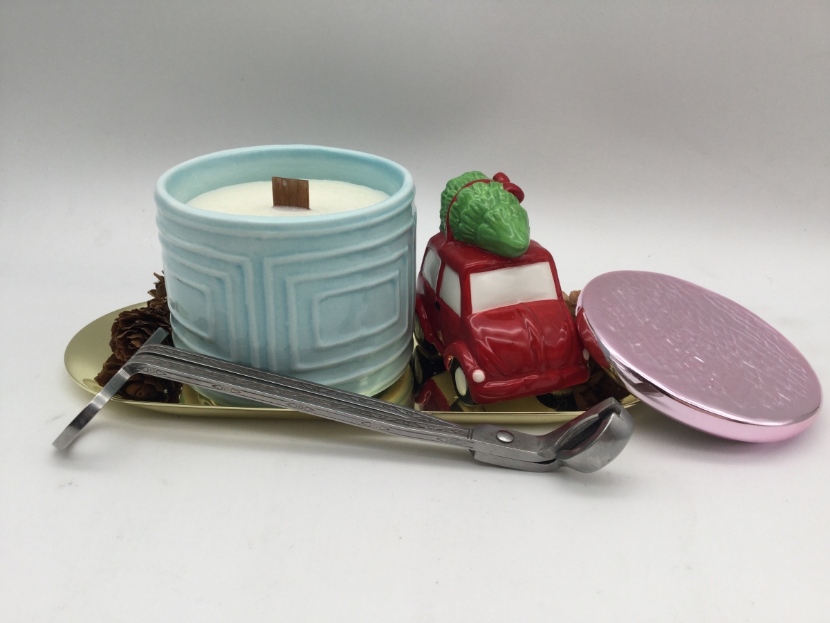 Perfume Candles -CREED AVENTUS ,Scented Candles In Ceramic Jar ,Candles Gift Set ,Wooden Wick ,China Factory ,Price-HOWCANDLE-Candles,Scented Candles,Aromatherapy Candles,Soy Candles,Vegan Candles,Jar Candles,Pillar Candles,Candle Gift Sets,Essential Oils,Reed Diffuser,Candle Holder,