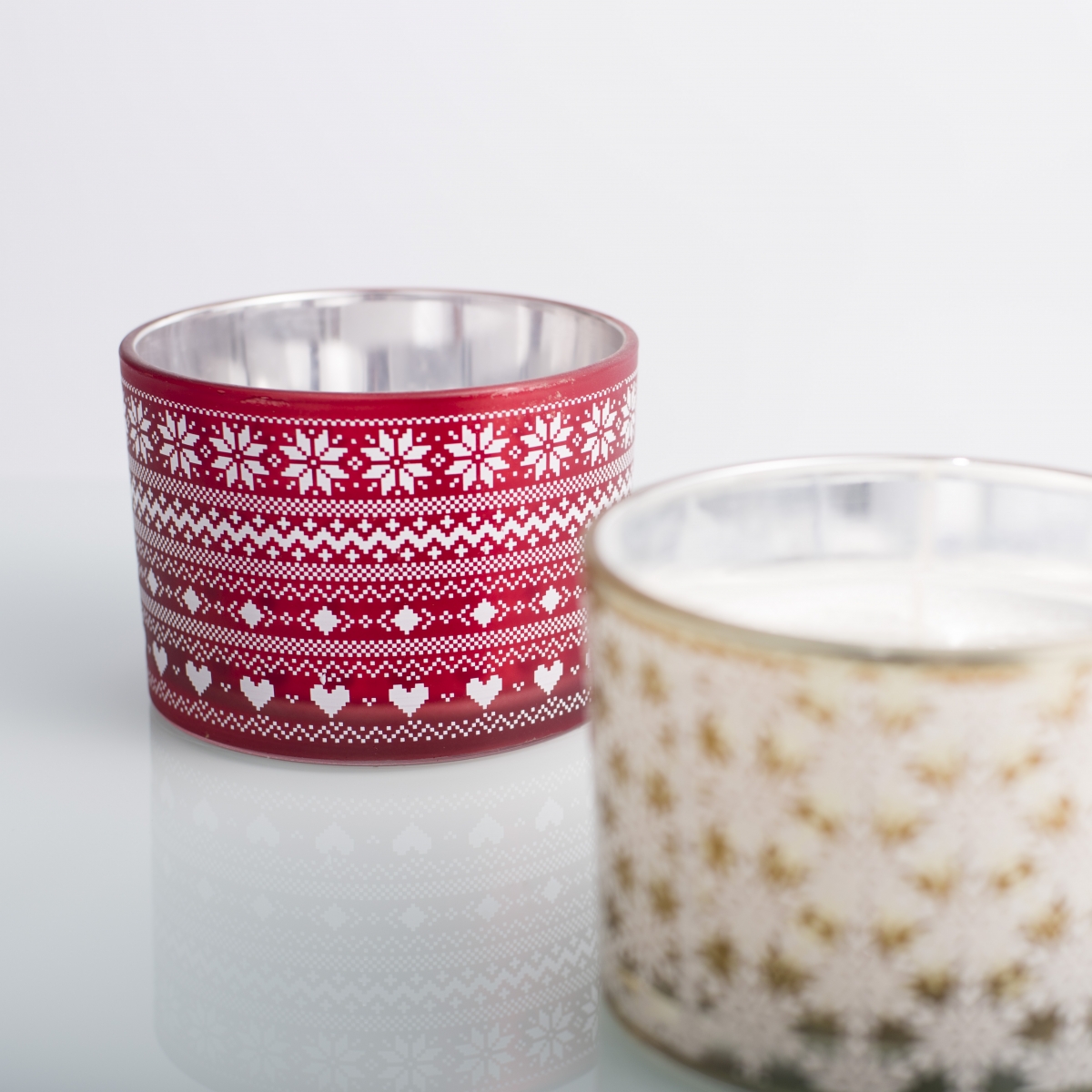 Scented Candles -White Snowflake ,Red Sliver Glass Pots ,Christmas Candles ,China Factory ,Price-HOWCANDLE-Candles,Scented Candles,Aromatherapy Candles,Soy Candles,Vegan Candles,Jar Candles,Pillar Candles,Candle Gift Sets,Essential Oils,Reed Diffuser,Candle Holder,