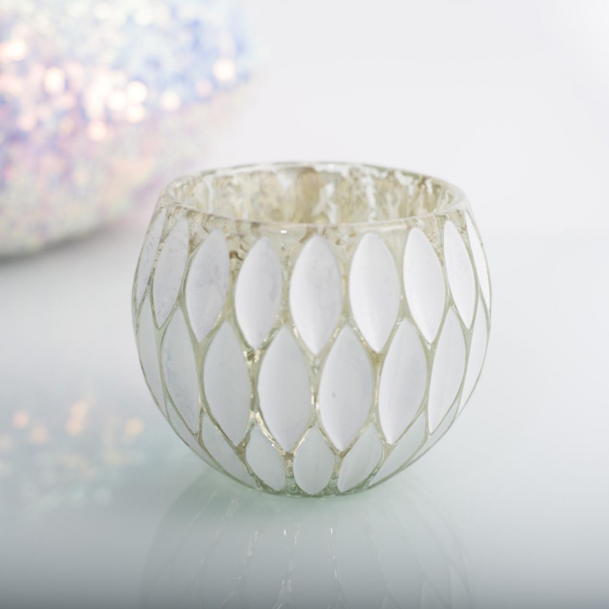Christmas Candle Holder : Full Geometric Leaf Emboss , Ball Shape Glass Jar ,White & Gold ,China Factory ,Price-HOWCANDLE-Candles,Scented Candles,Aromatherapy Candles,Soy Candles,Vegan Candles,Jar Candles,Pillar Candles,Candle Gift Sets,Essential Oils,Reed Diffuser,Candle Holder,