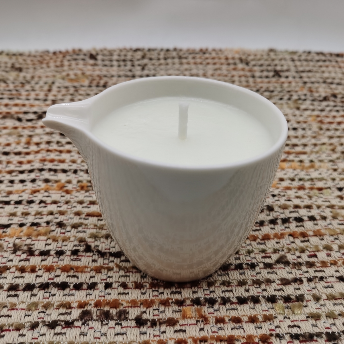 Chanel No 5 Massage Candles – Recipe Soy Wax ,Ceramic Candle Jar With Spout ,China Factory ,Wholesale Price-HOWCANDLE-Candles,Scented Candles,Aromatherapy Candles,Soy Candles,Vegan Candles,Jar Candles,Pillar Candles,Candle Gift Sets,Essential Oils,Reed Diffuser,Candle Holder,