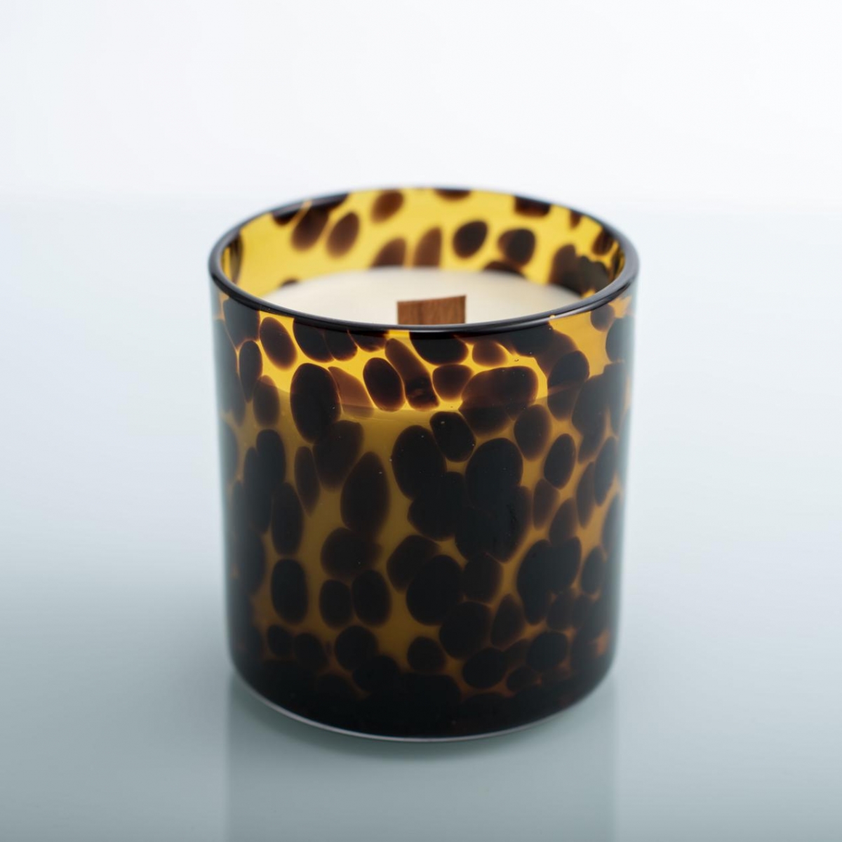 Tortoise Shell Glass Scented Candles ：Tom Ford OUD Wood ,Luxury Perfume Candles , Beeswax Scented Candles ,Glaze Scented Candles ,Wood Wick ,China Factory , Price-HOWCANDLE-Candles,Scented Candles,Aromatherapy Candles,Soy Candles,Vegan Candles,Jar Candles,Pillar Candles,Candle Gift Sets,Essential Oils,Reed Diffuser,Candle Holder,