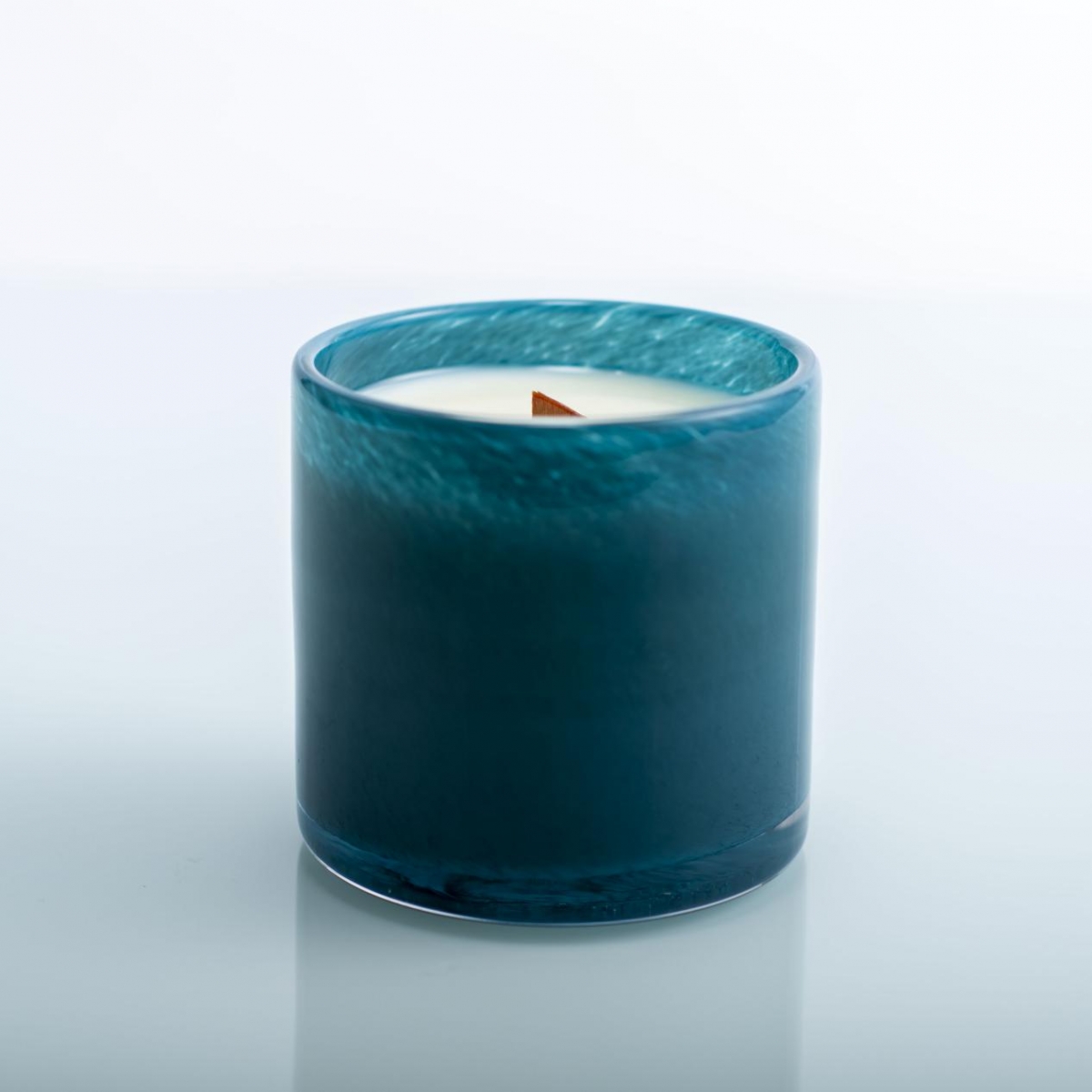 Aromatherapy Candles ：Dior Sauvage ,Beeswax Candles ,Navy Blue Glaze Glass Jar ,Wooden Wick ,China Factory , Price-HOWCANDLE-Candles,Scented Candles,Aromatherapy Candles,Soy Candles,Vegan Candles,Jar Candles,Pillar Candles,Candle Gift Sets,Essential Oils,Reed Diffuser,Candle Holder,